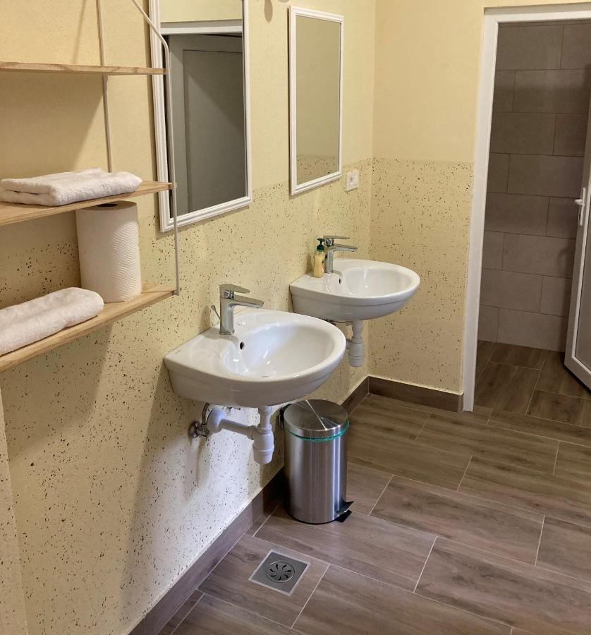 Glamping Naselje Zeleni Turizem Hotel Makole Exterior photo